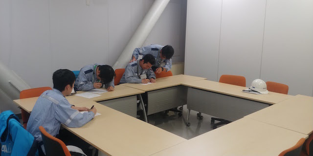 アパレル3